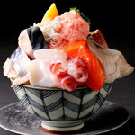 8 Assorted Seafood Rice Bowl <7 Types of Seafood & Egg>