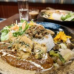 Kyukyoku no Butter Chicken Curry Senmon Ten GANDEN - ごろごろチキンのクラフトカレー ＋ キーマトッピング 1250円 ※コーヒー付き
                        2023年3月28日