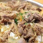 Sai Shoku Korean - プルコギ（２人前より）『韓国の大衆的な焼き肉料理として、広く親しまれている料理です。「プル」（불）は「火」、「コギ」（고기）は「肉」の意味ですが、焼き肉よりは、むしろ日本のすき焼きに近いです。』※メニュー表記通り