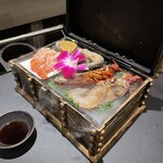 Ittou Yakiniku - 伊勢海老、アワビ、海老の宝箱。美味し。