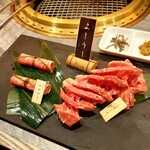 Furano Wagyu Yoshiushi Kagurazaka Dori - かめのこ塩昆布添え、しんしんネギミソ添え