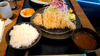 THE TONKATSU CLUB - 