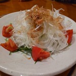 Seafood Sushi Izakaya Shichifuku Hon Ten - 新たまねぎサラダ