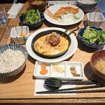 Shibataya Saketen Kitami Beer Jozosho - トリュフクリームソースのハンバーグ定食