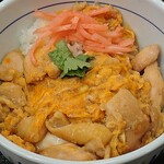 Naka U Chayaba Cho Ten - なか卯 茅場町店 親子丼 ごはん小盛 40円値下げの新価格 税込410円 親子丼とも相性がいい紅生姜を添えて