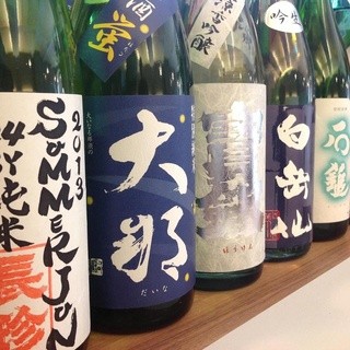 Local sake carefully selected and ordered by the manager who loves Japanese sake.