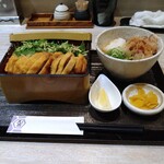 天膳本店 - 純けいかつ丼(塩だれ)おろしそばセット