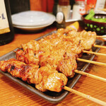 Yakitori no Oogiya Takamatsu Sanfurawa Tori Ten - 焼き鳥(タレ) 
                        1本88円はリーズナブル