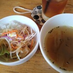 TEA＆FOODS Dandelion - セットのサラダとスープ