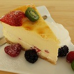 PEKO PEKO CAFE - ラズベリーチーズケーキ（480円）