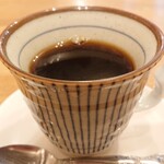 きまっし - 食後のコーヒー。落としてくださる音がしてた。適度なコーヒー感。熱々。この位の濃さなら量も丁度良い。因みにアイスクリームか温か冷のコーヒーが選べます。