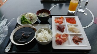 Hotel Resol Hakodate - 朝食、盛り付けの見た目もいよいよ完成形に。イクラはご飯二膳目からは直盛りに。