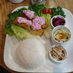 Dining Mew's bar - 週替わりランチ ささみチーズ揚げ 