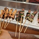 秋吉 - 焼き鳥は５本単位での注文になる。