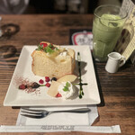 Hattori Coffee Kobo Kannonji Ten - プレーンシフォンケーキ、アイス抹茶ラテ