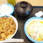 松屋 - 牛丼サラダセット生卵