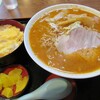 Minoya - 辛みそラーメン800円＋半卵丼300円