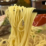 博多長浜らーめん 六角堂 - 麺