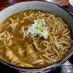 Obata - そば屋ならではのカツオ出汁、黒豚の旨みと玉ねぎの甘みがたっぷり感じられるカレーそばです