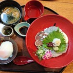 淡路ごちそう館 御食国 - 生しらすとさわら丼セット