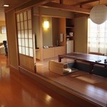 御幸荘花結び - 広い部屋だったので、お部屋に食事処があって、そこでの部屋食でした。