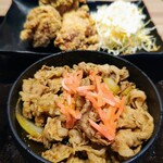 Yoshinoya Nashiyocho Ten - 牛皿・から揚げ定食777円 御飯大盛無料