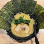 Yokohama Iekei Ramen Majime Kamoi Ten - 