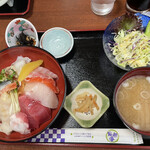 季さく - 料理写真:海鮮丼ランチ