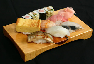 h Manazuru Sakae Zushi - 特上　　　　　　　　　　　１人前　　２、６２５円