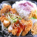 スーパーベルクス - ロースとんかつ弁当 大根おろしソース￥499　2023.7.8