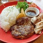 ヴィクトリアステーション - 手ごね合挽きハンバーグ&ごろごろチキンランチ (グリルプレート)