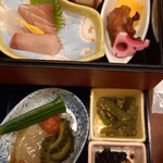 遊食房屋別亭　美味休心 - 二段重ねのメイン料理