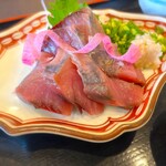 なぎさ寿司 - 料理写真:カツオの刺身
モチモチとした食感が素晴らしいです