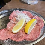 Kuroge Wagyu Yakiniku to Honkaku Motsu-nabe Sanju - 