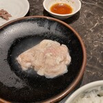 Sumibi Yakiniku Kinkaro Ichijo Ten - ホルモン(食べかけ)