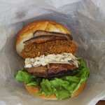 THIS Izu SHIITAKE Burger Kitchen - 本物みたいなディスプレイ