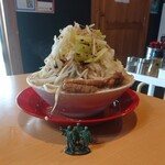 麺屋 むすぶ - 味噌ラーメン（野菜大盛無料）750円　側面