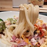 はなまるうどん - うどんとシーザードレッシングが合います