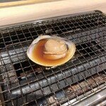 Hayamaki to Sushi Seafood Sakaba Hoihoi Toyohashi Ten - 「活国産はまぐり」(768円税込)