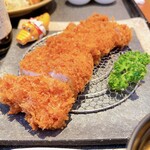 Sosaku Tonkatsu Kehare - さぬきオリーブ豚のロースカツ
                      とてもサックリ揚がってますよ～