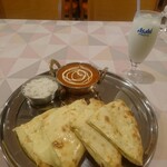 POKHARA CURRY HOUSE AND HALAL FOOD - チーズナンランチ