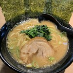 Yokohama Iekei Ramen Majime Kamoi Ten - 