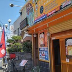 FEWA DINING - 店の外観はそのままで変わりました。