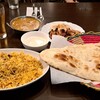 Indian Curry Hot Masala - マトンビリヤニ、プレーンナン、チキンカレー、マライテイッカ