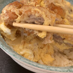 八王子食堂 - カツ丼のカツ