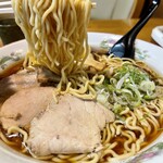 日の出食堂 - 麺リフト