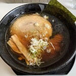 Ramen Izakaya Marusei. - 醤油らーめん　800円