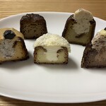 ぐるてんずカヌレ - ◉黒豆きなこクリームチーズ
            ◉アールグレイ
            ◉桜ＳＰ
            ◉ココナッツ杏仁みるくチーズ
            ◉チョコミント君