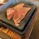 とろろ庵 伊賀路 - 牛タン石焼き