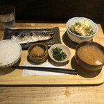 Post Shokudo - 焼きサバ定食一式